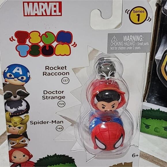 Marvel Tsum Tsum Comic Box Display and 12 Toy Figures new!! - Picture 4 of 12